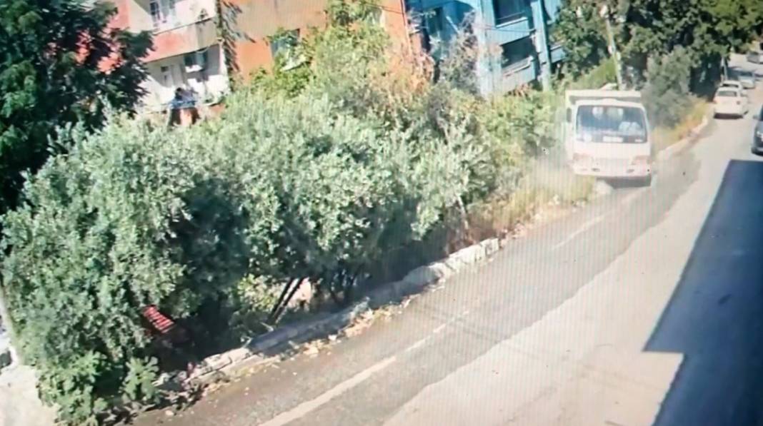 10 çocuk annesi kadın kamyonun altında kalarak can verdi! 6